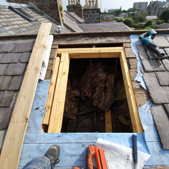 Roof window installation